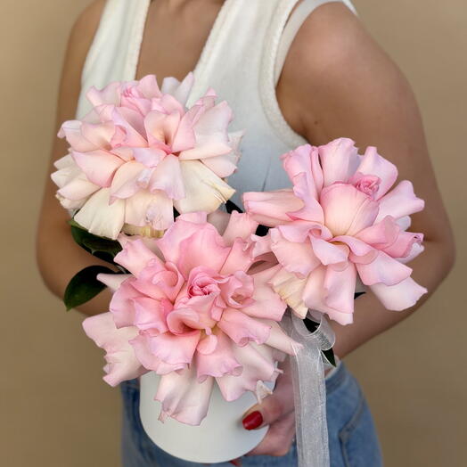 Композиция-комплимент с французскими розами 2