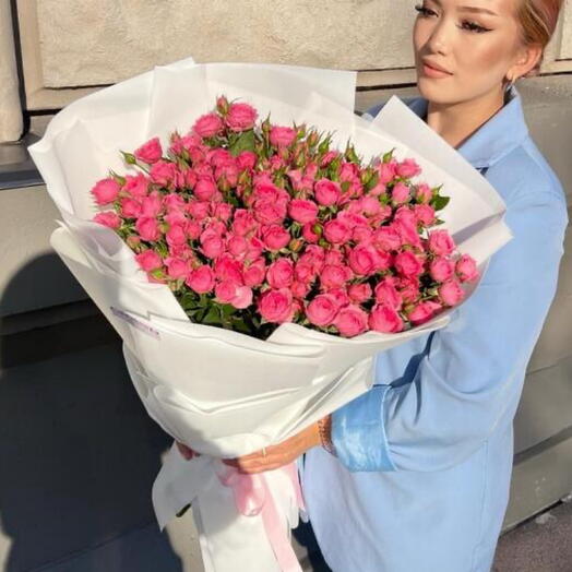 Монобукет из кустовых роз, размер М