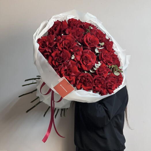 Французская Роза 19 шт с эвкалиптом