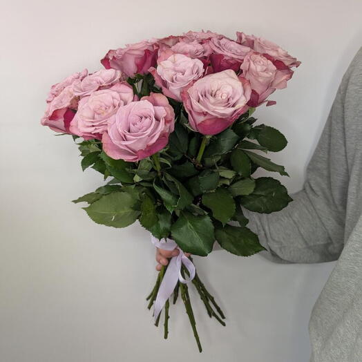 Букет роз Infused Pink 17 шт