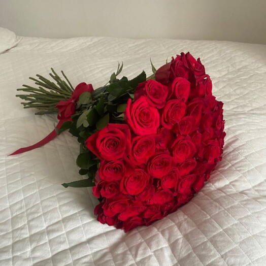 Моно букет из 25 высоких роз🌹