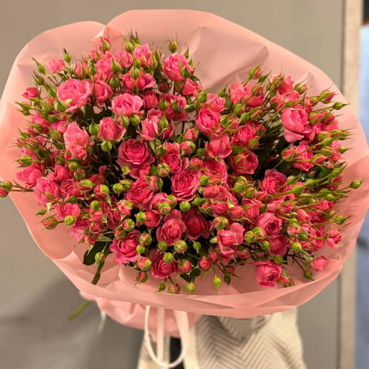 Букет из кустовых роз