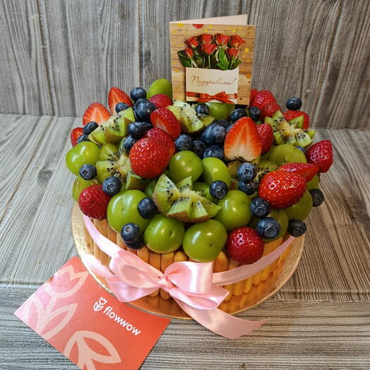 Праздничные фрукты в виде тортика🫐🍓