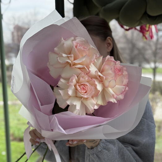 Нежный букет роз для любимой — романтический подарок 🥰