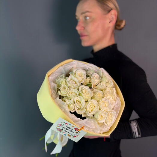 Букет из 7 кустовых роз
