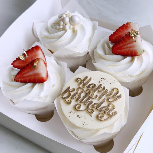 Капкейки с шоколадной надписью happy birthday