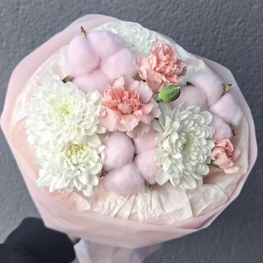Букет комплимент из хризантем , хлопка и кустовых диантусов💕