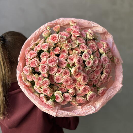 35 нежно-розовых кустовых роз 🌸 Пышный букет