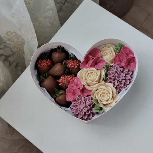 Зефирные цветы с георгинами + клубника в шоколаде