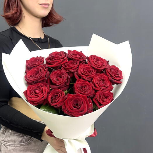 Букет из 15 красных роз