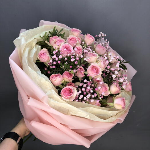 Воздушный букет нежных кустовых роз🩷🌺🌸