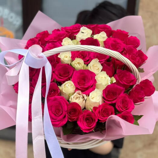 Корзина из 51 розы