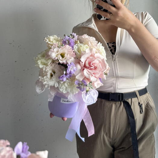Композиция с французской розой, эустомой и маттиолой 🌸💜