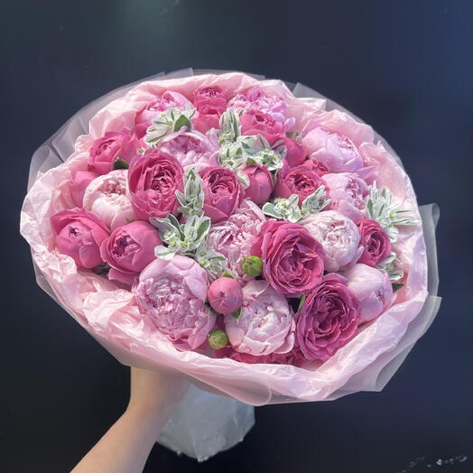 Букет с пионами и кустовой розой💕💕💕