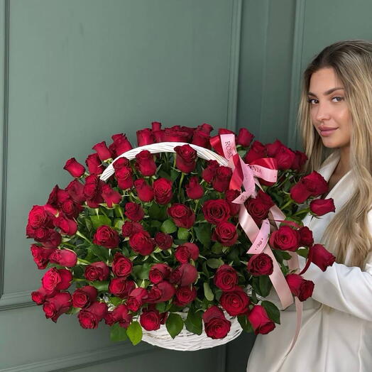 Корзина из 111 красной розы 841