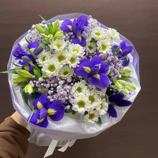 Букет с ирисами