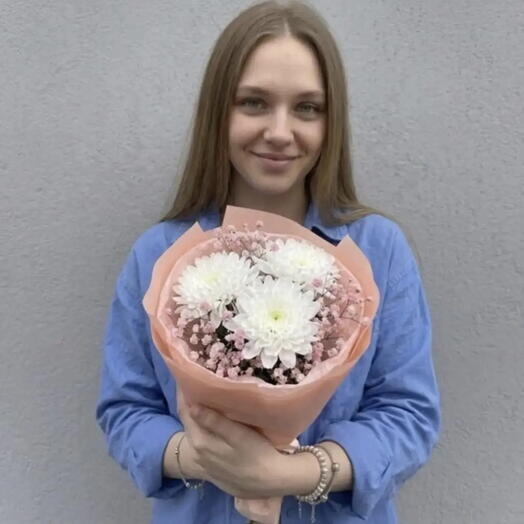 Букет комплимент с хризантемой