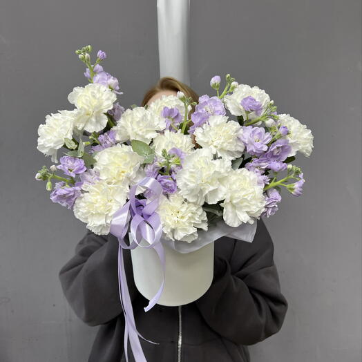 Сиреневая ароматная маттиола и белые диантусы 💜