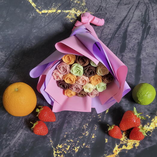 "7 чудес света"🌸🍓🍊🍈🖤🍫🤍 Букет из 19 шоколадных роз ( шоколад : руби, клубничный, апельсиновый, лайм, горький, молочный, белый)