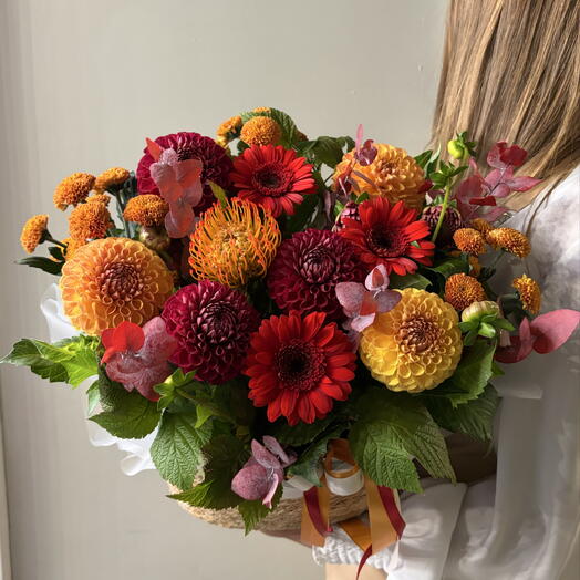 Георгины в корзине, композиция «Золотая осень» 🧡