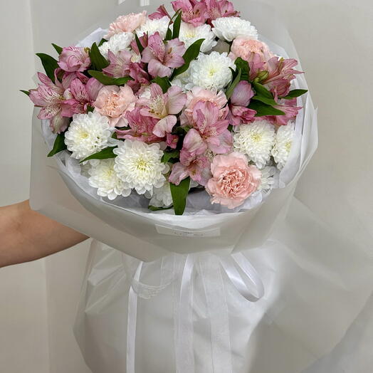 Стойкий сборный букет 🌸