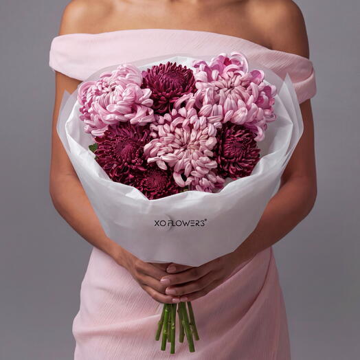 Букет с хризантемами «Виена» и «Бигуди» от XOFLOWERS