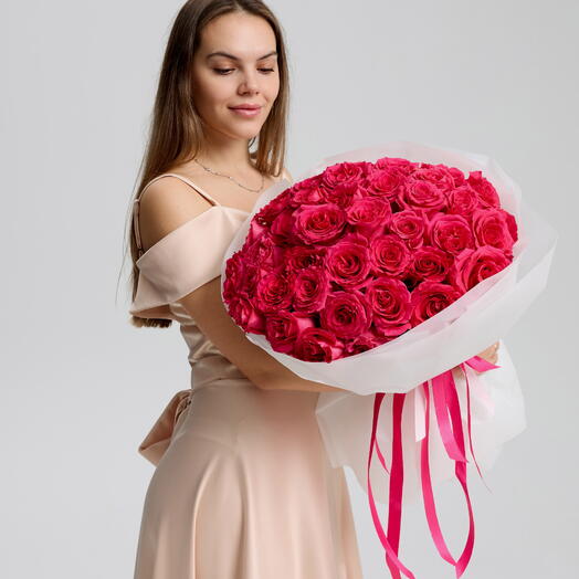 39 крупных роз. Алое счастье