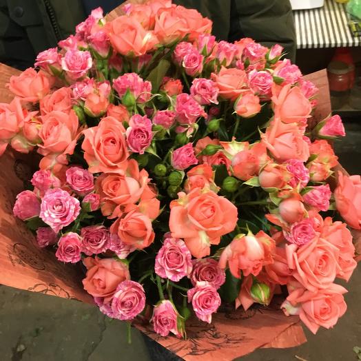 Bouquet of bush roses