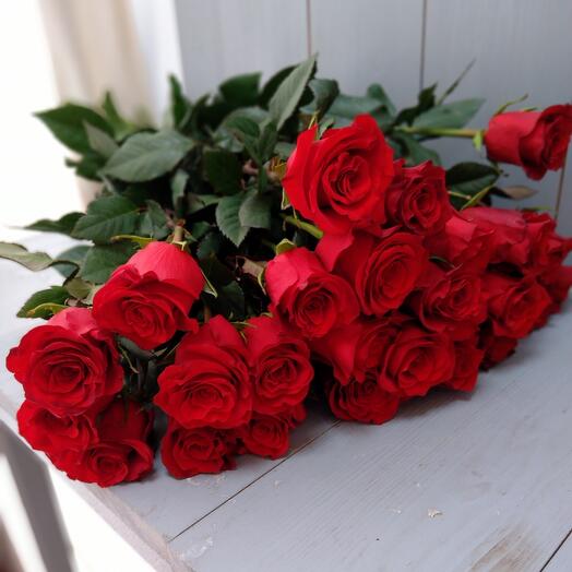 25 rosas 60 cm