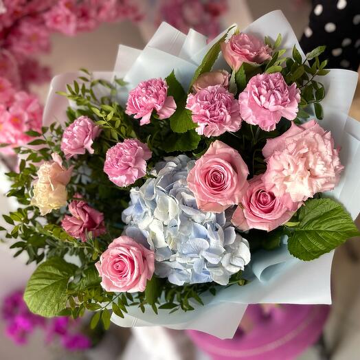 ✅Ramo rosa azul con hortensias y rosas