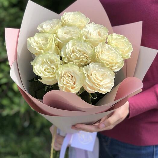 Bouquet of 11 Mondial roses