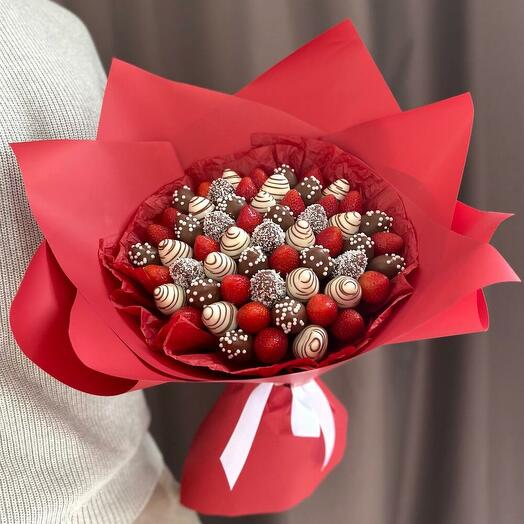 Bouquet of chocolate-covered strawberries "The One"