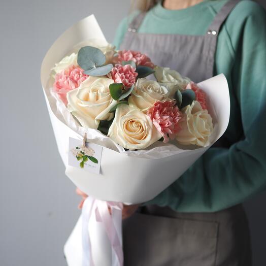 Авторский нежный букет с эвкалиптом+в подарок румяна Vivienne Sabo MACARON