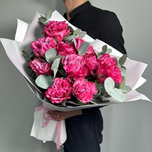Bouquet of peony roses