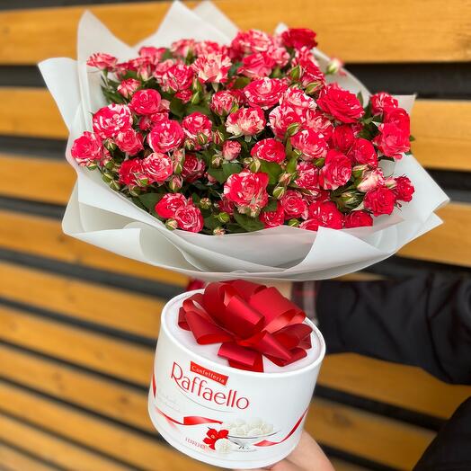 Пышный букет ажурных роз и коробка конфет ♥️