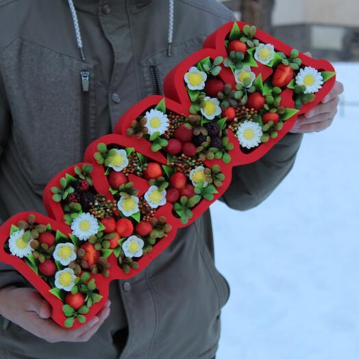 Бокс МАМА из мыльных цветов и ягод