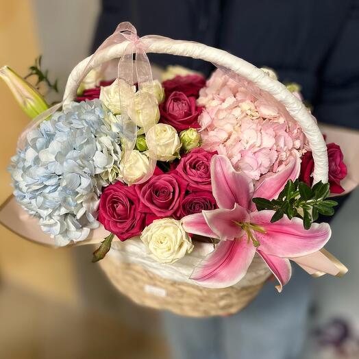 Корзина с цветами 💝