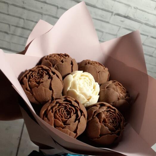 Букет півоній з шоколаду