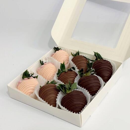 Chocolate-covered strawberries "Three chocolates" 6/9-12 pieces