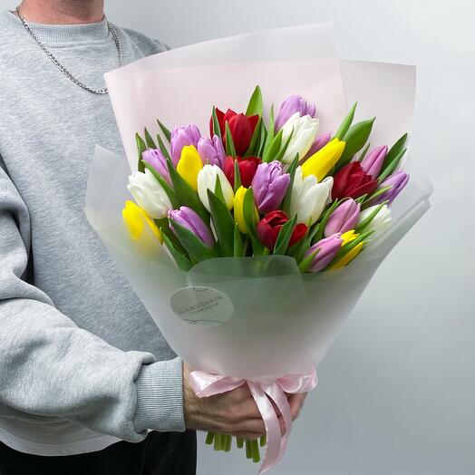 Delicate bouquet of mix tulips (size L)