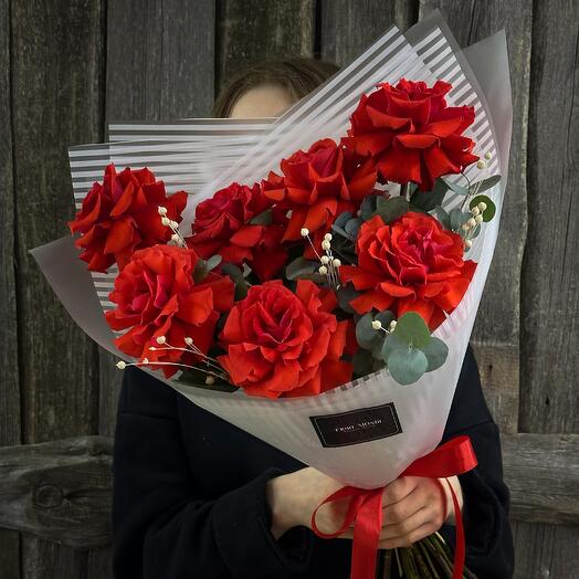 Bouquet of 7 red French roses FM276