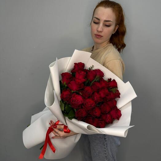 25 red roses