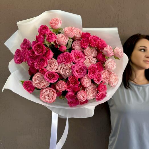 Букет из микса кустовых роз