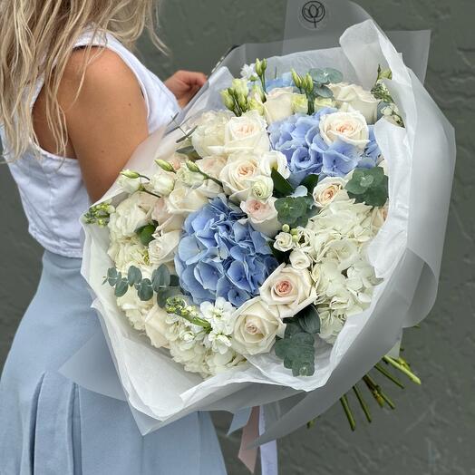 Bouquet Mix White And Blue