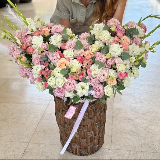 Flowers in a Basket Uzun