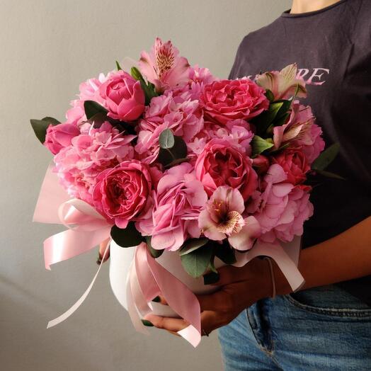 Composition of hydrangeas, peony-shaped roses and alstroemeria