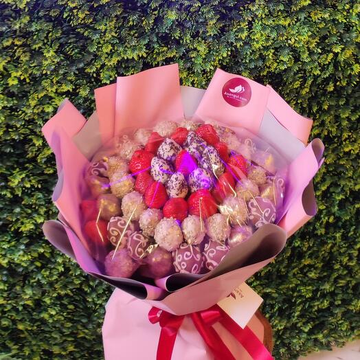 Chocolate-covered strawberries 777