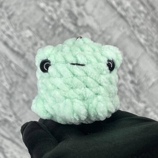 Вязанный Брелок Лягушка Мятный | Игрушка Ручной Работы