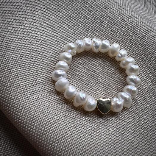 Кольцо из речного жемчуга с сердечком