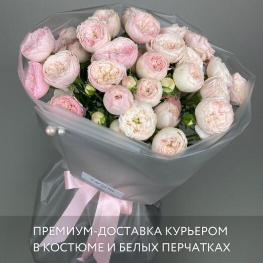 Букет кустовых пионовидных роз – бутоны как у пионов в светлых оттенках